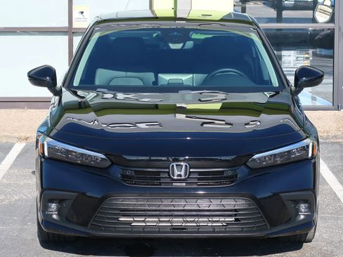 Used 2022 Honda Civic Touring image 4