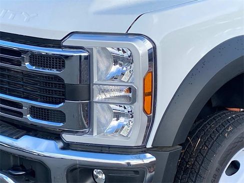 New 2025 Ford F550 4x4 Regular Cab Super Duty image 4