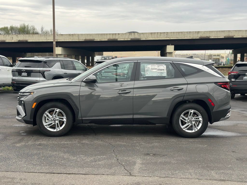 New 2025 Hyundai Tucson SE FWD image 4