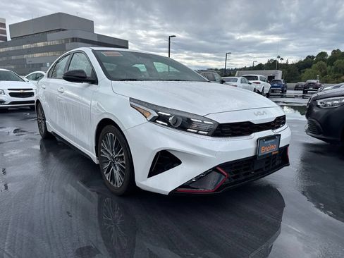 Used 2022 Kia Forte GT-Line w/ GT-Line Premium Package FWD image 3
