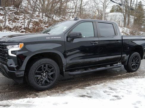 Used 2022 Chevrolet Silverado 1500 RST image 4