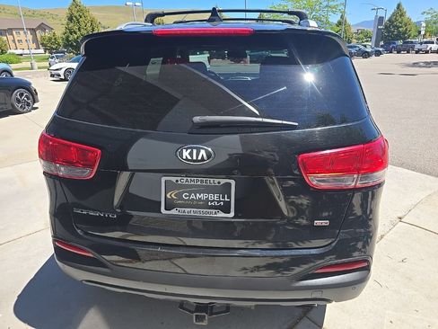 Used 2017 Kia Sorento AWD w/ LX Convenience Package image 5