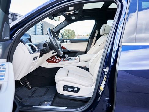 Used 2024 BMW ALPINA XB7 image 32