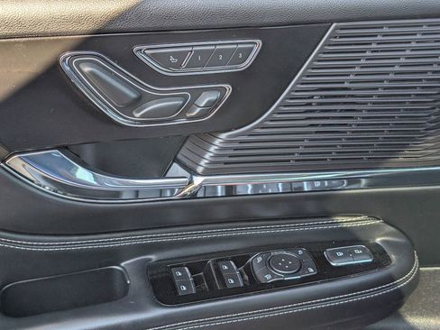 Used 2022 Lincoln Corsair Grand Touring w/ Elements Technology Bundle image 14