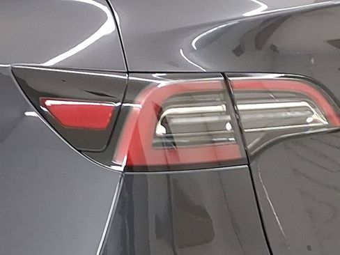 Used 2024 Tesla Model Y Long Range image 10