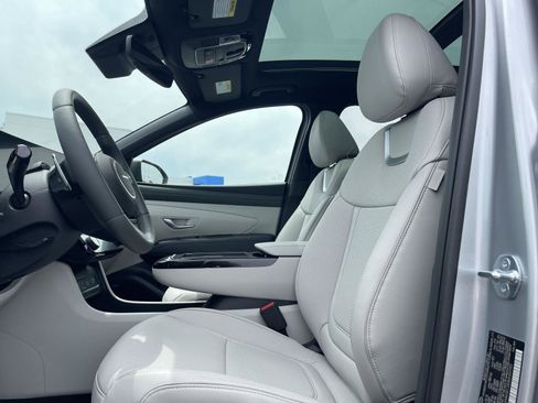 New 2025 Hyundai Tucson Limited image 15