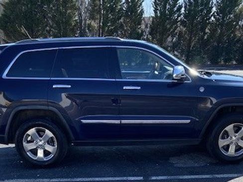 Used 2012 Jeep Grand Cherokee Overland image 9