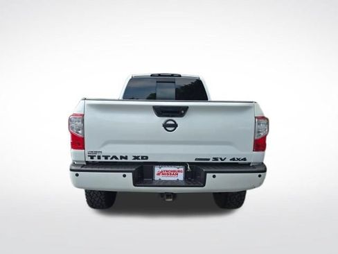 Used 2019 Nissan Titan SV w/ SV Convenience Package AWD/4WD image 4