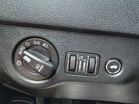 Used 2017 Dodge Charger SXT AWD/4WD image 17