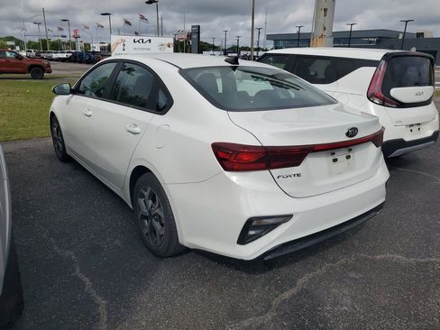 Used 2021 Kia Forte LXS image 3