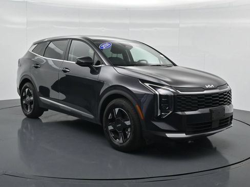 Used 2026 Kia Sportage LX FWD image 3