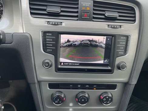 Used 2016 Volkswagen Golf S FWD image 43