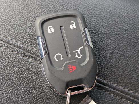 Used 2023 GMC Terrain SLT image 34