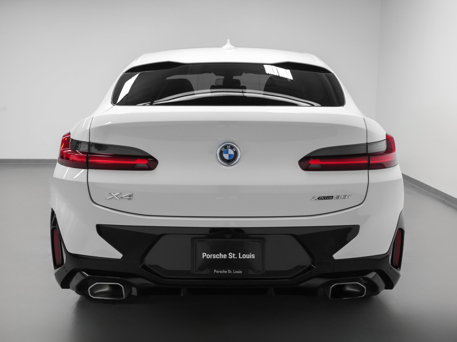 Used 2023 BMW X4 xDrive30i w/ M Sport Package AWD/4WD image 11