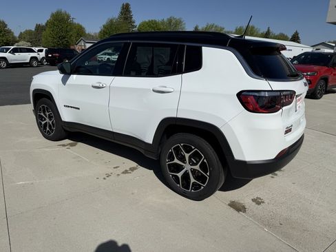 Used 2024 Jeep Compass Limited AWD/4WD image 6
