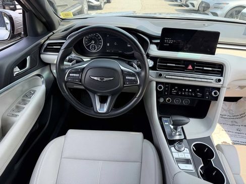 Certified 2025 Genesis G70 2.5T AWD/4WD image 12