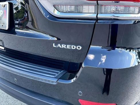 Used 2018 Jeep Grand Cherokee Laredo RWD image 10
