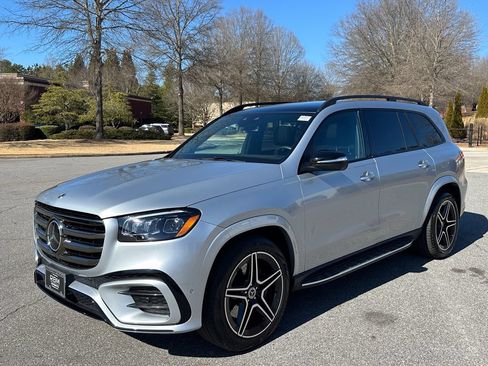 Certified 2025 Mercedes-Benz GLS 450 4MATIC image 4