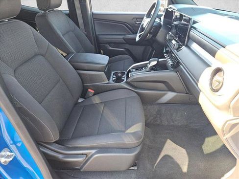 Used 2024 Chevrolet Colorado LT image 21