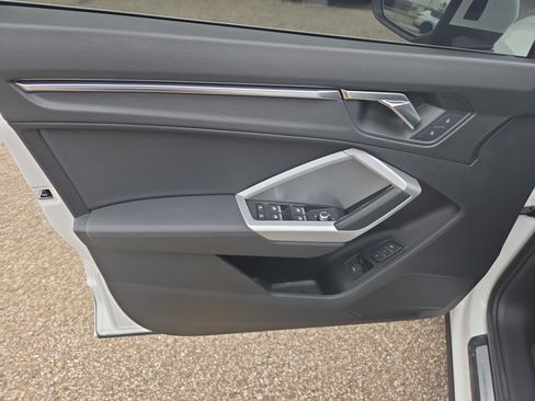 Used 2022 Audi Q3 2.0T Premium Plus w/ Premium Plus Package image 6