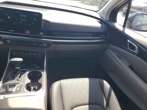 New 2026 Kia Carnival FWD image 27