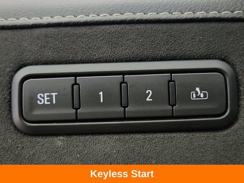 Used 2018 Cadillac Escalade Luxury AWD/4WD image 21
