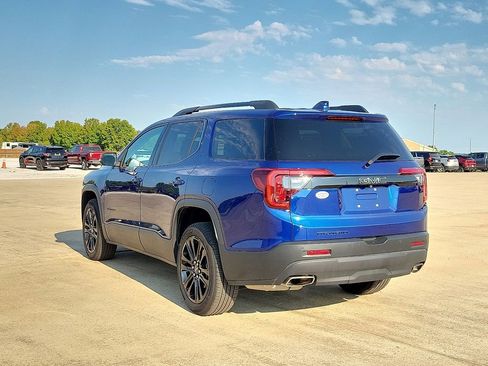 Used 2023 GMC Acadia SLE w/ Driver Convenience Package image 4