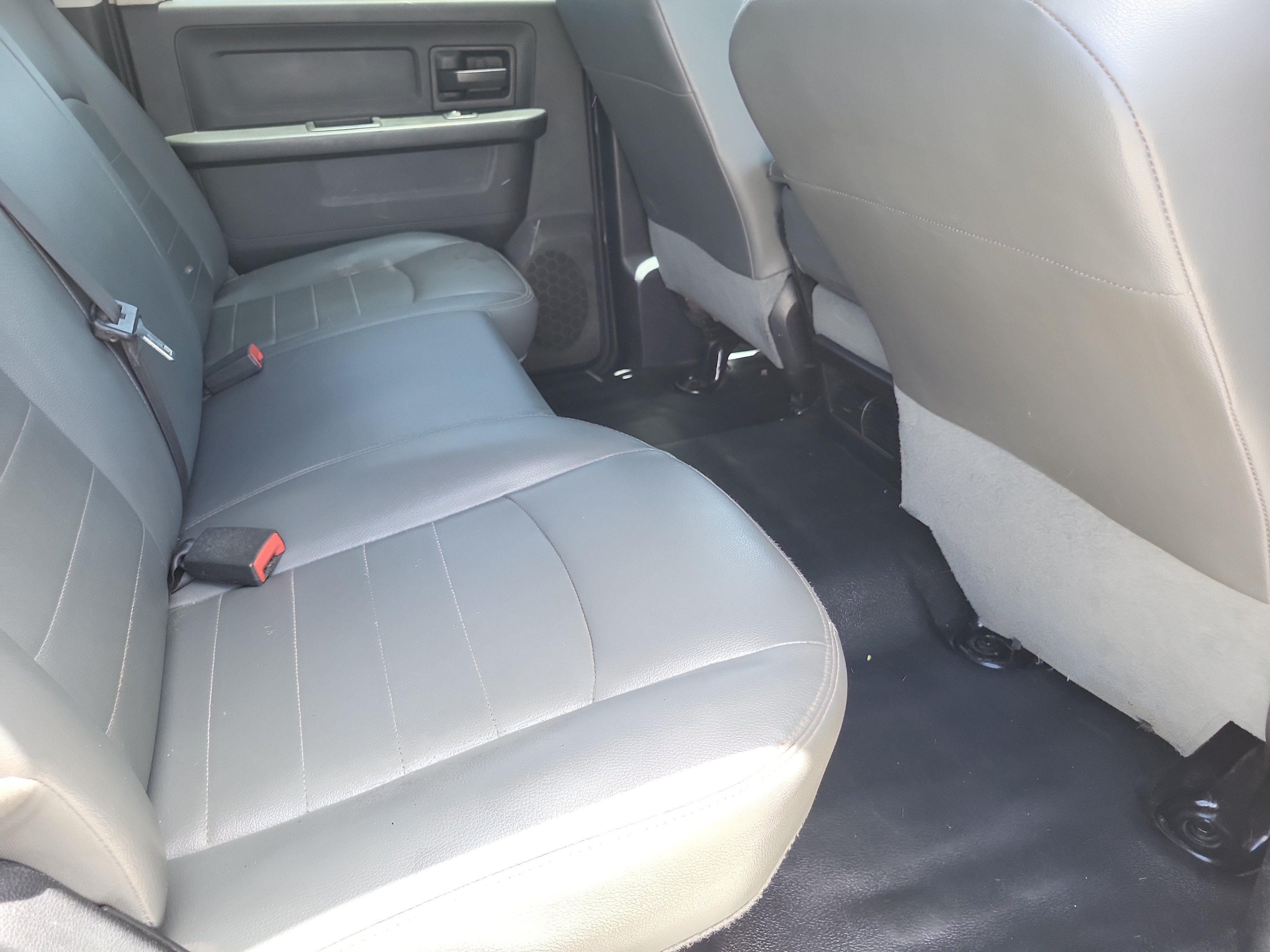 Used 2018 RAM 3500 Tradesman RWD image 11