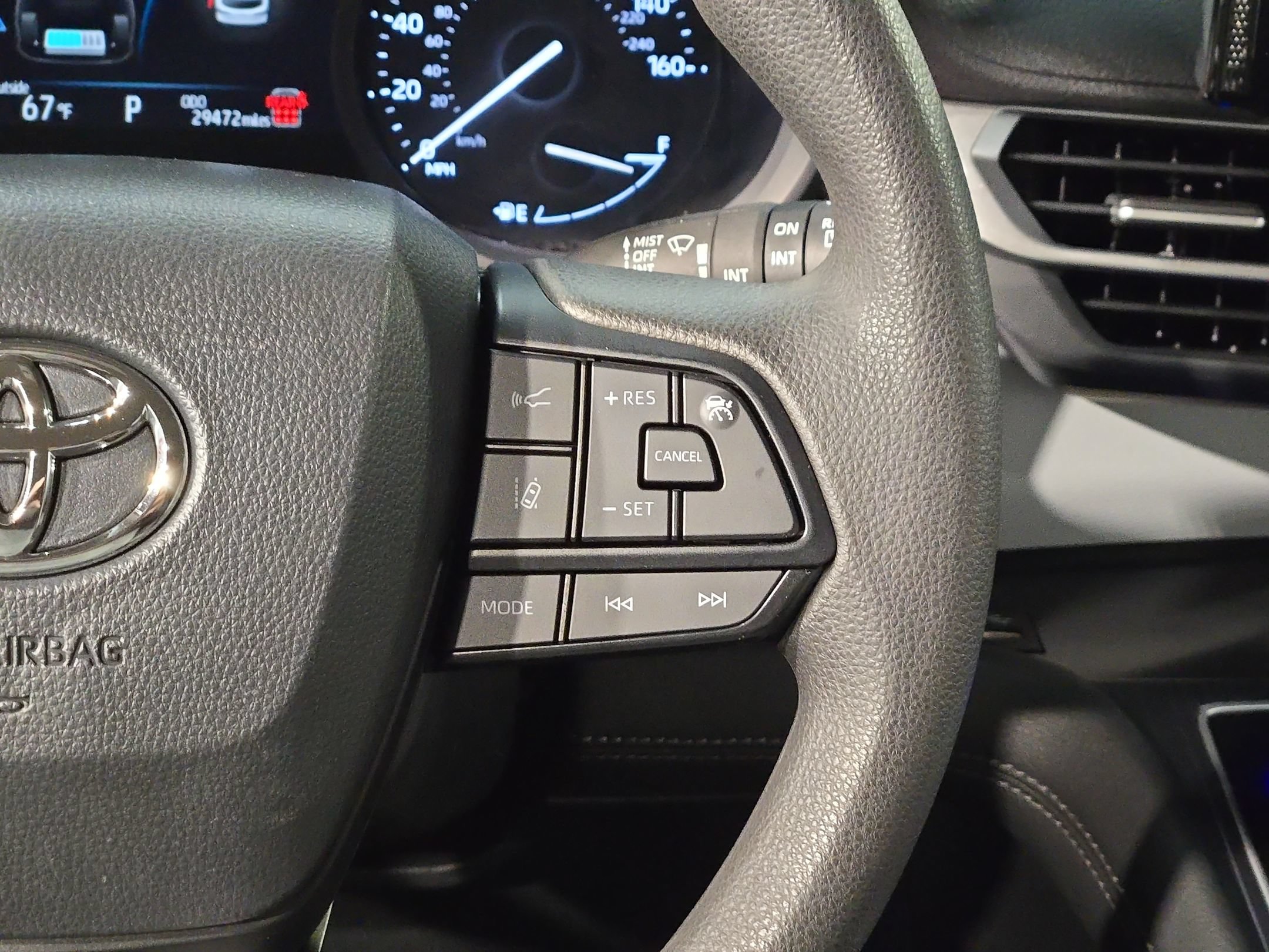Used 2025 Toyota Sienna LE AWD/4WD image 28
