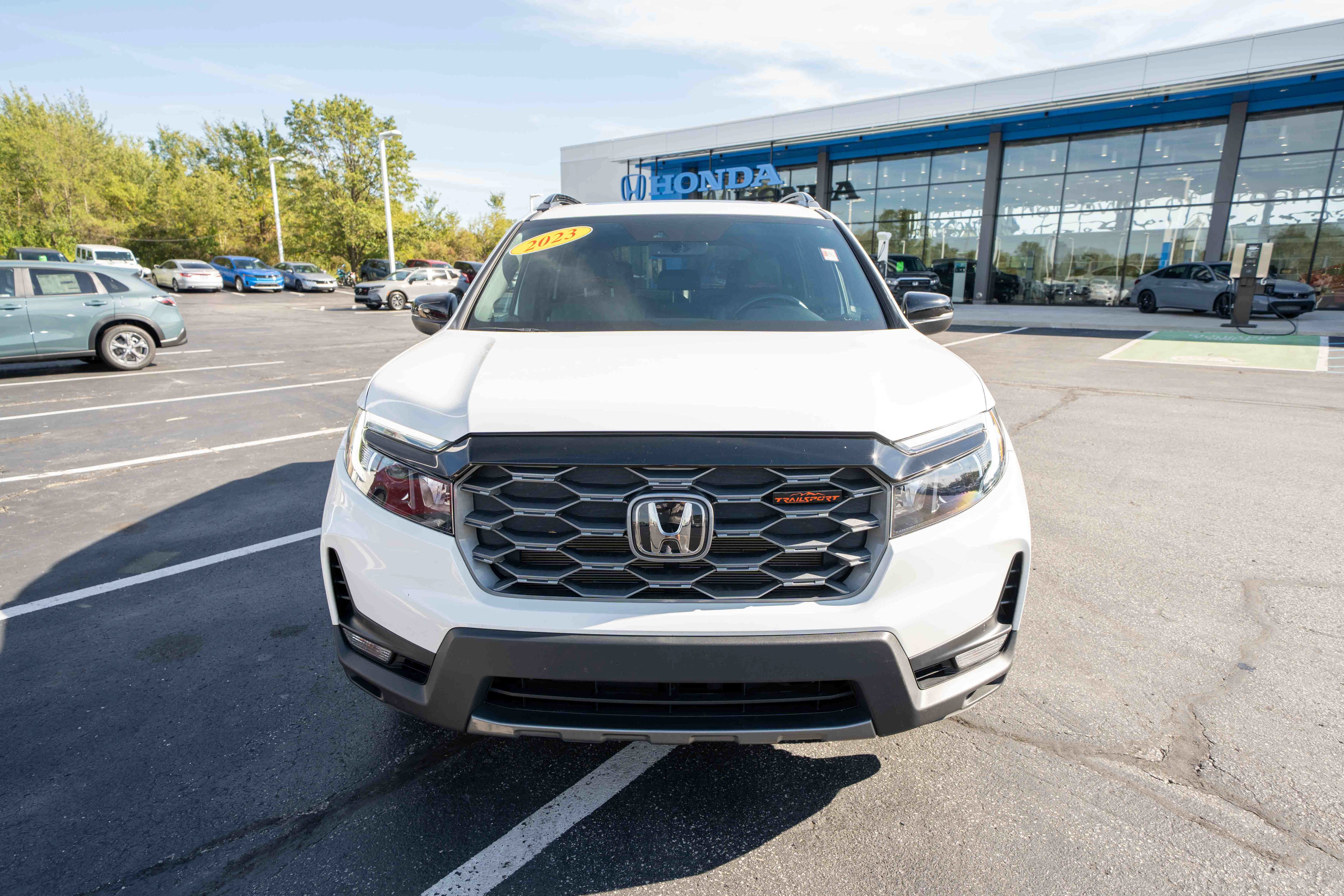 Used 2023 Honda Passport TrailSport image 2