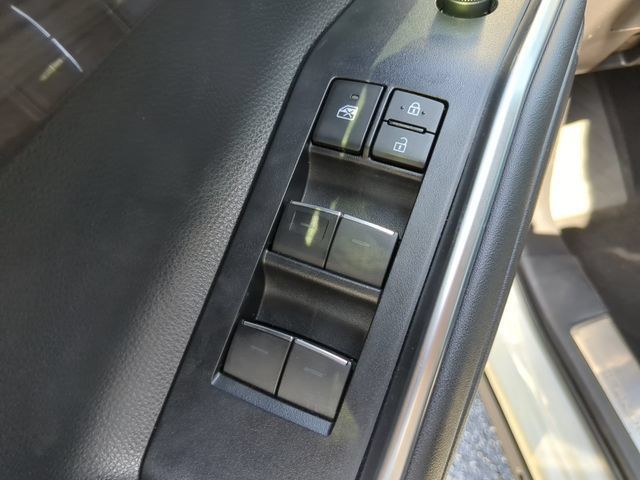 Used 2020 Toyota Highlander Platinum FWD image 21