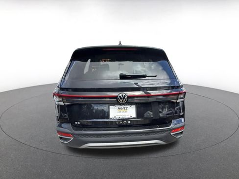 Used 2025 Volkswagen Taos SE image 7