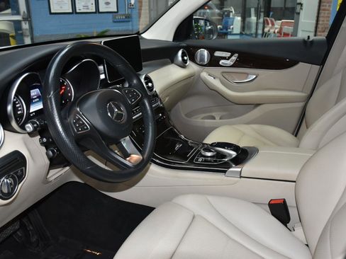 Used 2018 Mercedes-Benz GLC 300 GLC300 4MATIC w/ Multimedia Package image 40