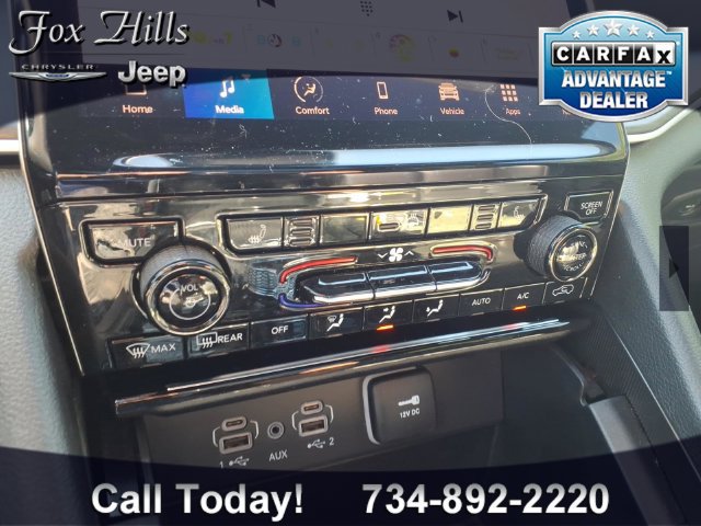 Certified 2025 Jeep Grand Cherokee L Limited w/ Black Appearance Package AWD/4WD image 24