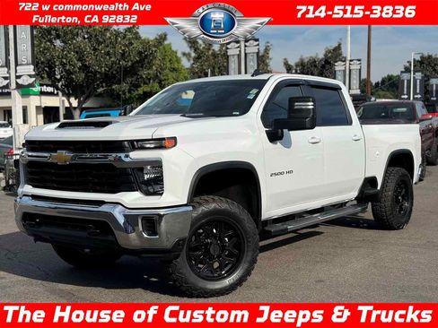 Used 2024 Chevrolet Silverado 2500 LT image 1