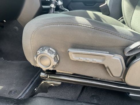 Used 2019 Jeep Wrangler Unlimited Sahara image 15