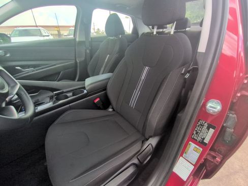 Used 2025 Hyundai Elantra SEL FWD image 25