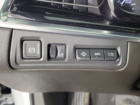 Certified 2024 Cadillac XT6 Premium Luxury w/ Technology Package FWD image 32