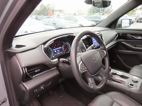 Used 2023 Chevrolet Traverse RS image 13