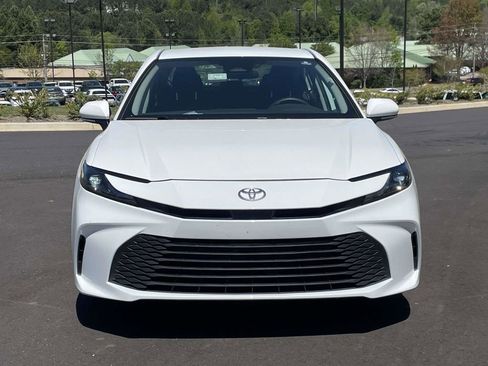 Used 2025 Toyota Camry LE image 8