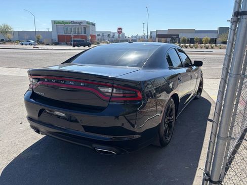Used 2015 Dodge Charger SE w/ Popular Equipment Group image 4