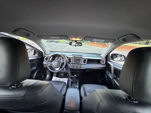Used 2015 Toyota RAV4 LE AWD/4WD image 14