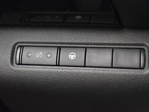 Used 2024 Nissan Pathfinder SV image 23