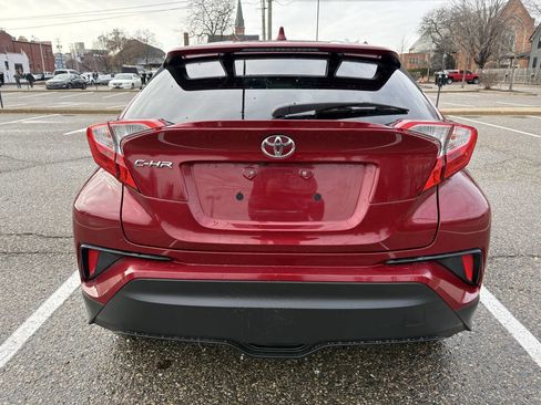 Used 2019 Toyota C-HR XLE image 13