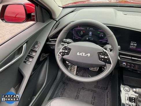 Used 2024 Kia Niro EX Touring image 36