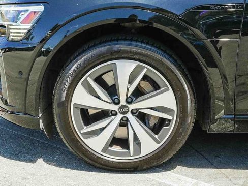 Used 2024 Audi Q8 e-tron Premium Plus w/ Premium Plus Package AWD/4WD image 9