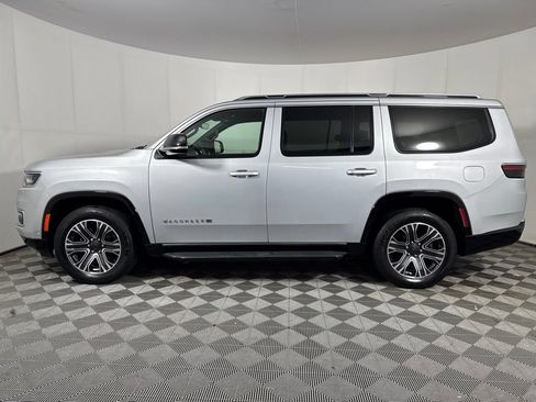 Used 2024 Jeep Wagoneer Series II w/ Flexible Seating Group AWD/4WD image 2