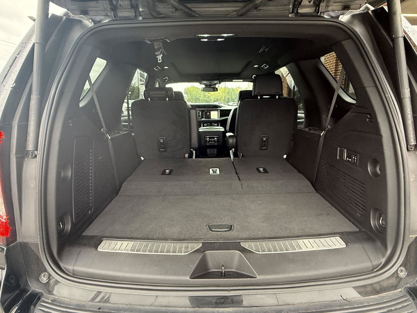 Used 2023 GMC Yukon Denali AWD/4WD image 32
