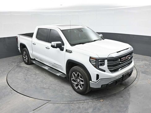 Used 2023 GMC Sierra 1500 SLT w/ SLT Premium Package AWD/4WD image 18