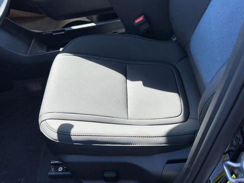 New 2026 Volvo EX30 Plus w/ Protection Package image 16